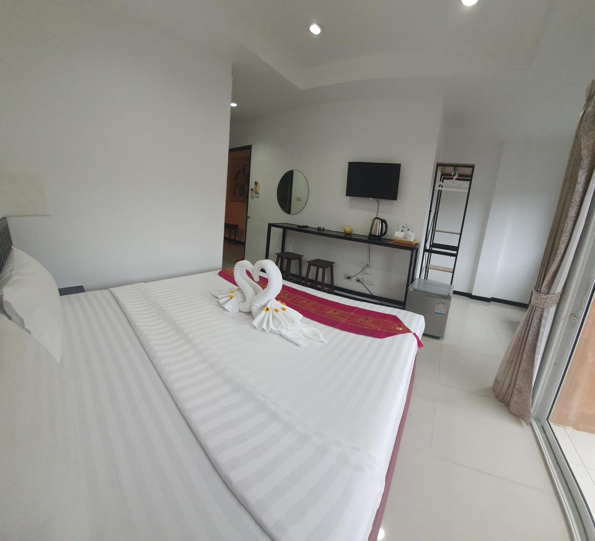 At Home Hotel Patong 외부 사진